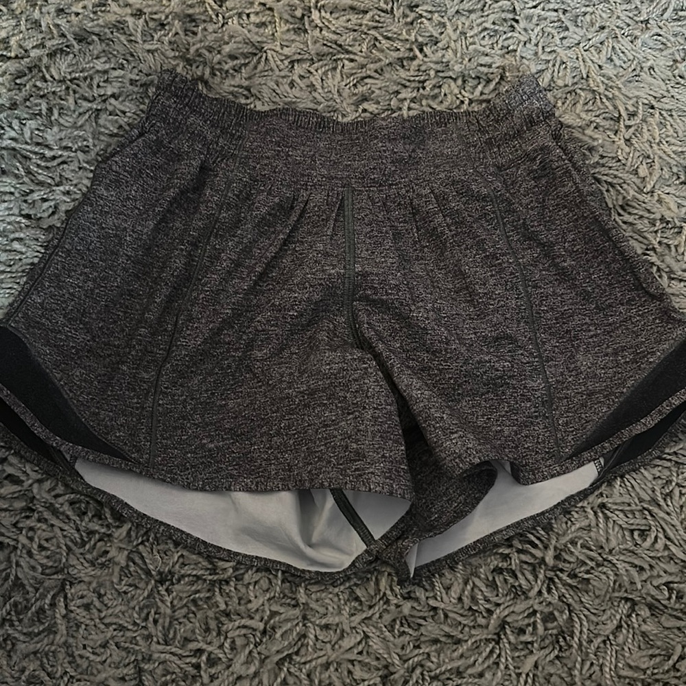 lululemon grey hotty hot shorts